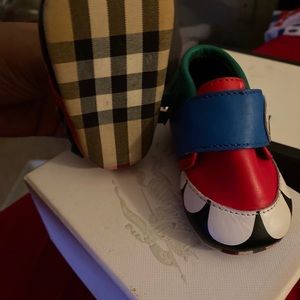 Burberry baby walker shoes
